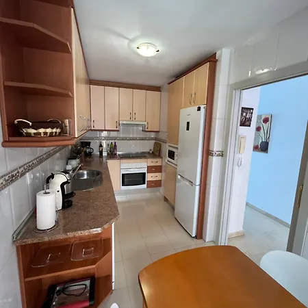 Apartamento Atico Con Vistas Al Mar Y Con Piscina Frente A Castillo Sohail