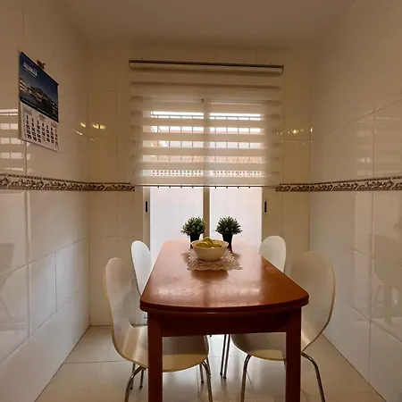 Apartamento Atico Con Vistas Al Mar Y Con Piscina Frente A Castillo Sohail Fuengirola