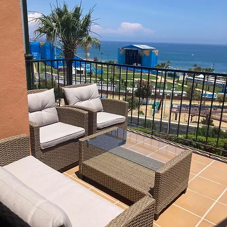 Atico Con Vistas Al Mar Y Con Piscina Frente A Castillo Sohail * Fuengirola