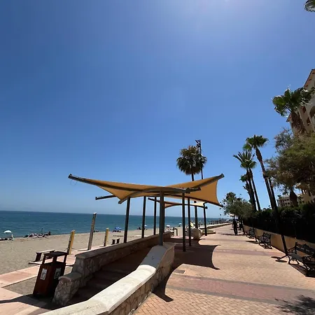 Atico Con Vistas Al Mar Y Con Piscina Frente A Castillo Sohail Apartment